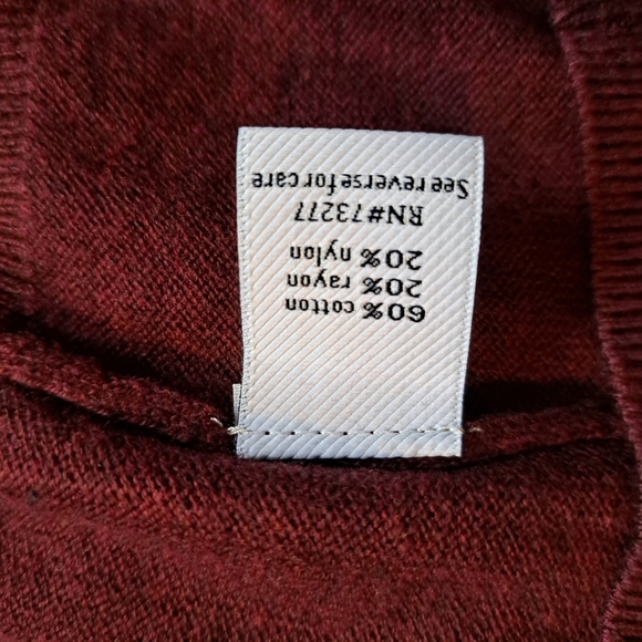 Croft & Barrow men's size Large Burgundy, 3 button pullover, New - Picture 8 of 8
